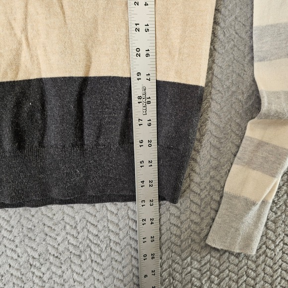 GAP Womens Colorblock Striped Crewneck Sweater Grey Tan Charcoal Long Sleeve S - Picture 4 of 6